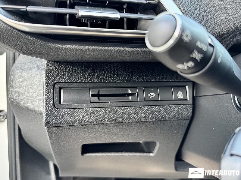 2020 Peugeot 3008 — Miniatură 20