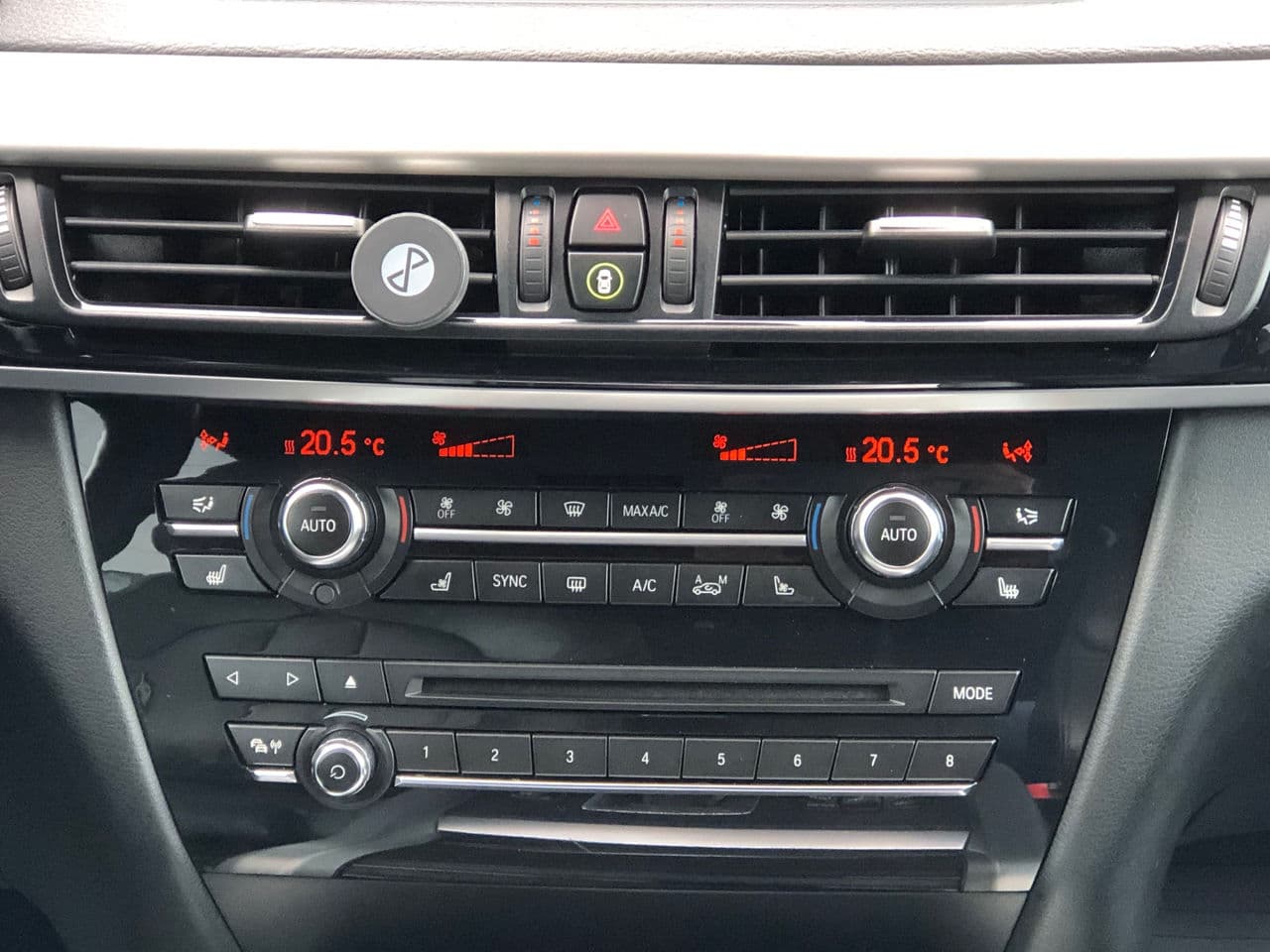 2016 BMW X5 4.0D — Miniatură 14