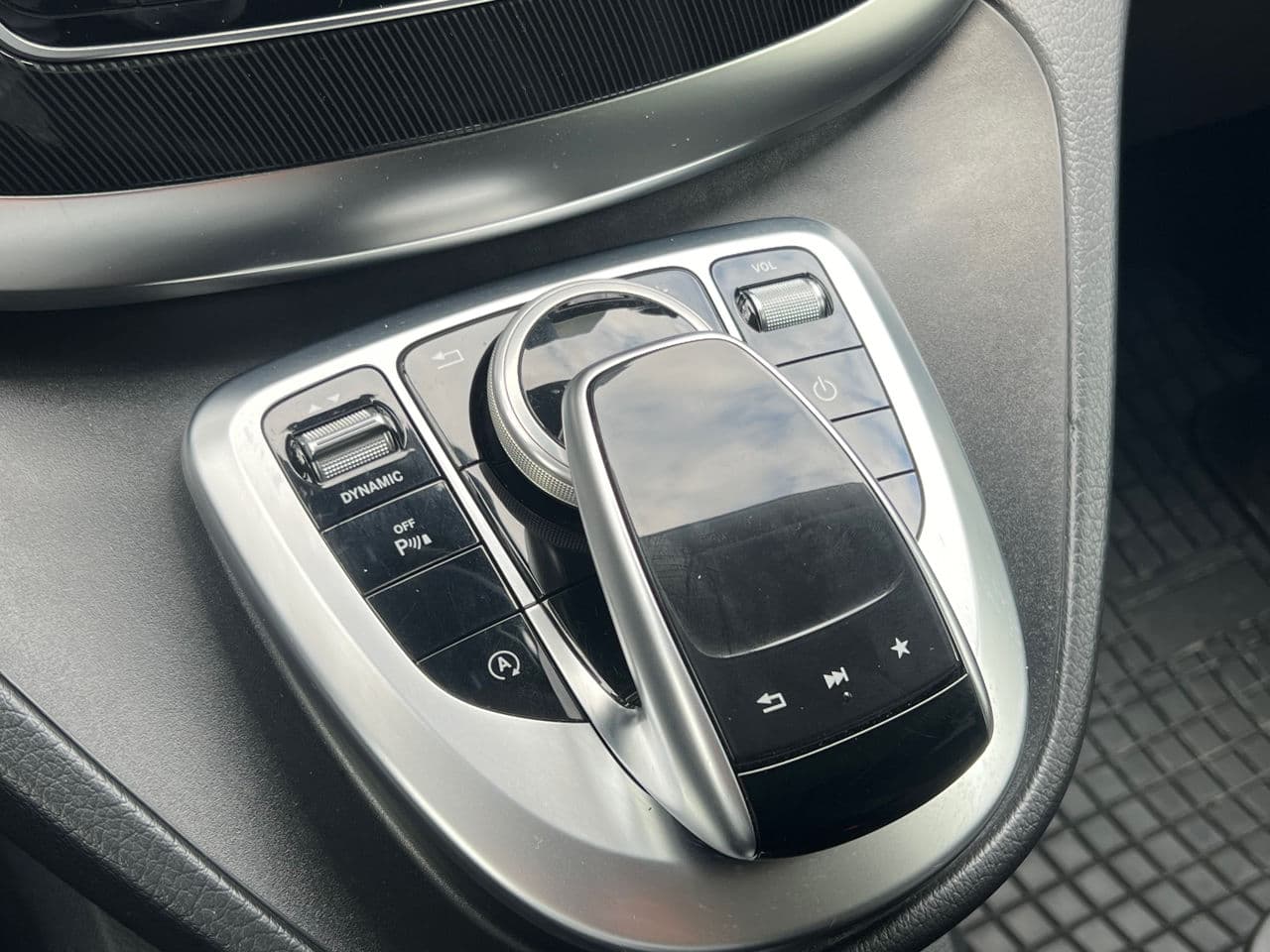2017 Mercedes V 250 — Miniatură 13