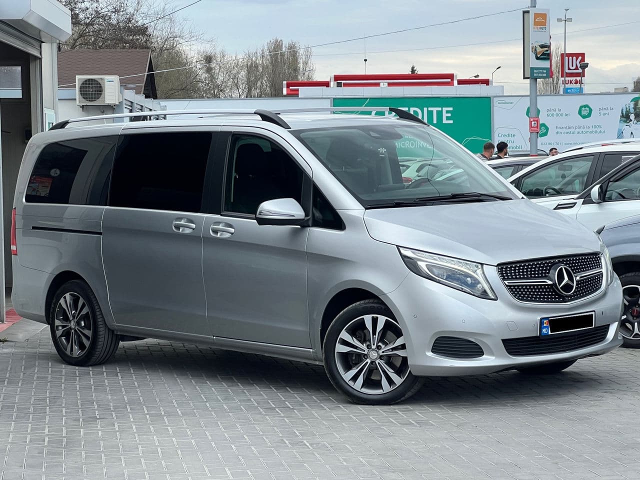 2017 Mercedes V 250 — Miniatură 4
