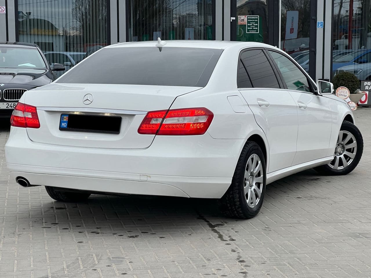 2012 Mercedes E 200 — Miniatură 3