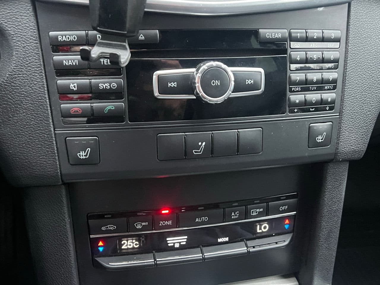 2012 Mercedes E 200 — Miniatură 11