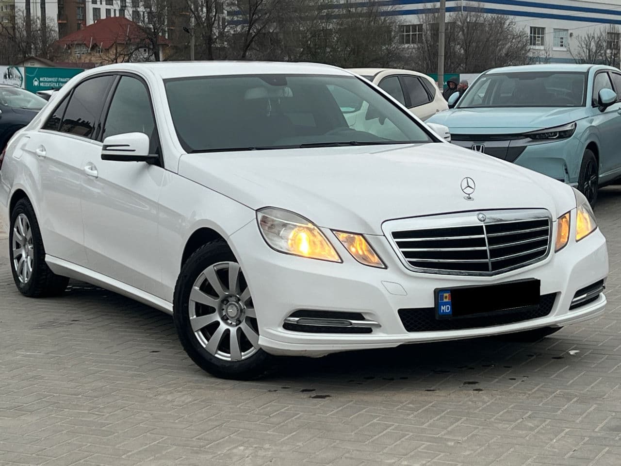 2012 Mercedes E 200 — Miniatură 4