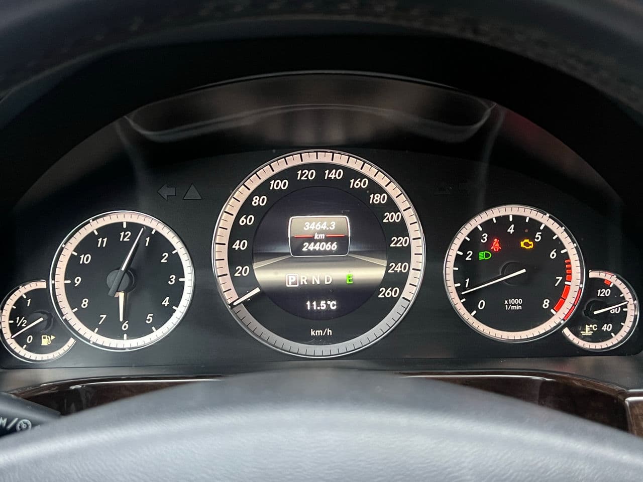 2012 Mercedes E 200 — Miniatură 9