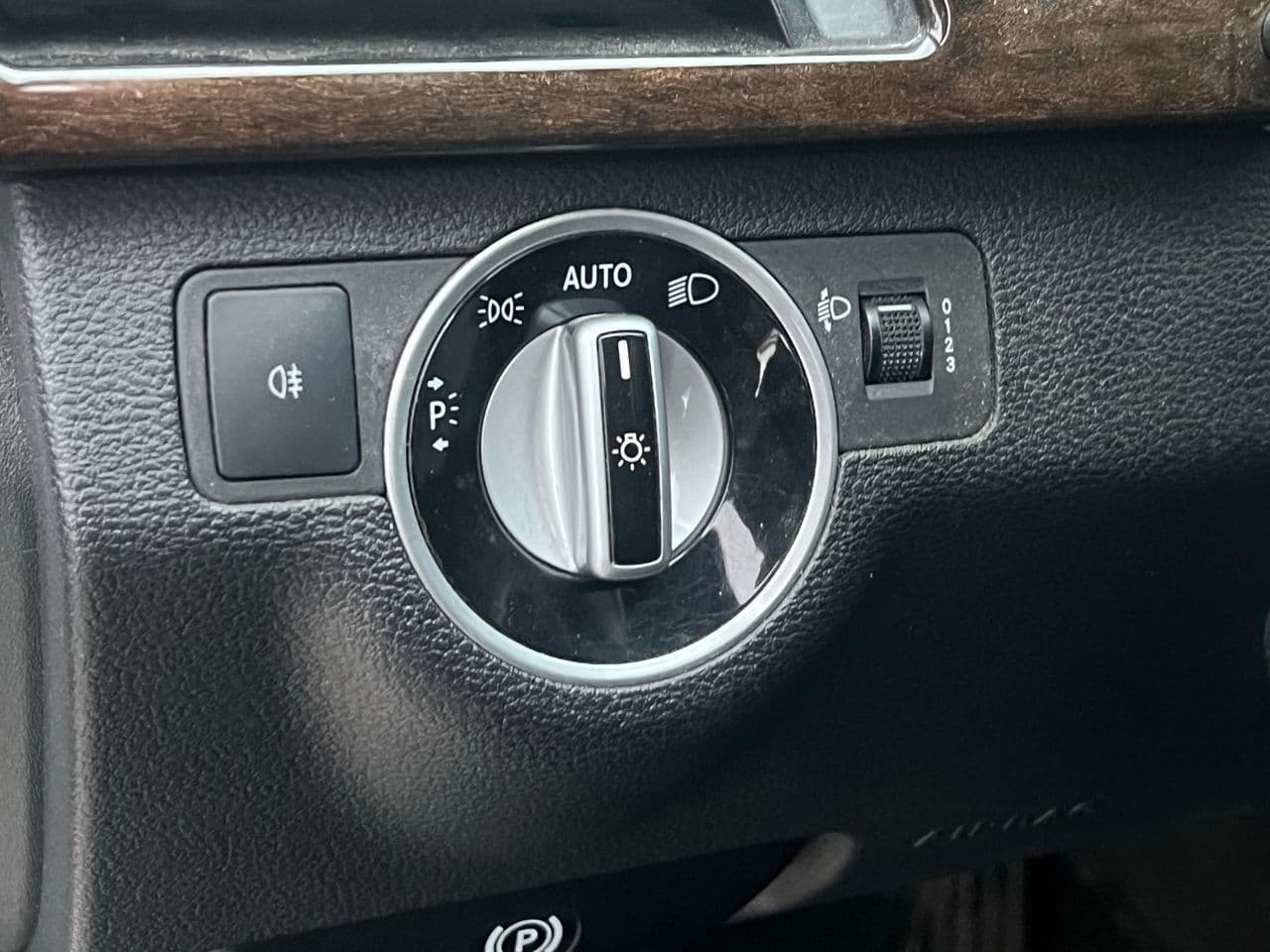 2012 Mercedes E 200 — Miniatură 7