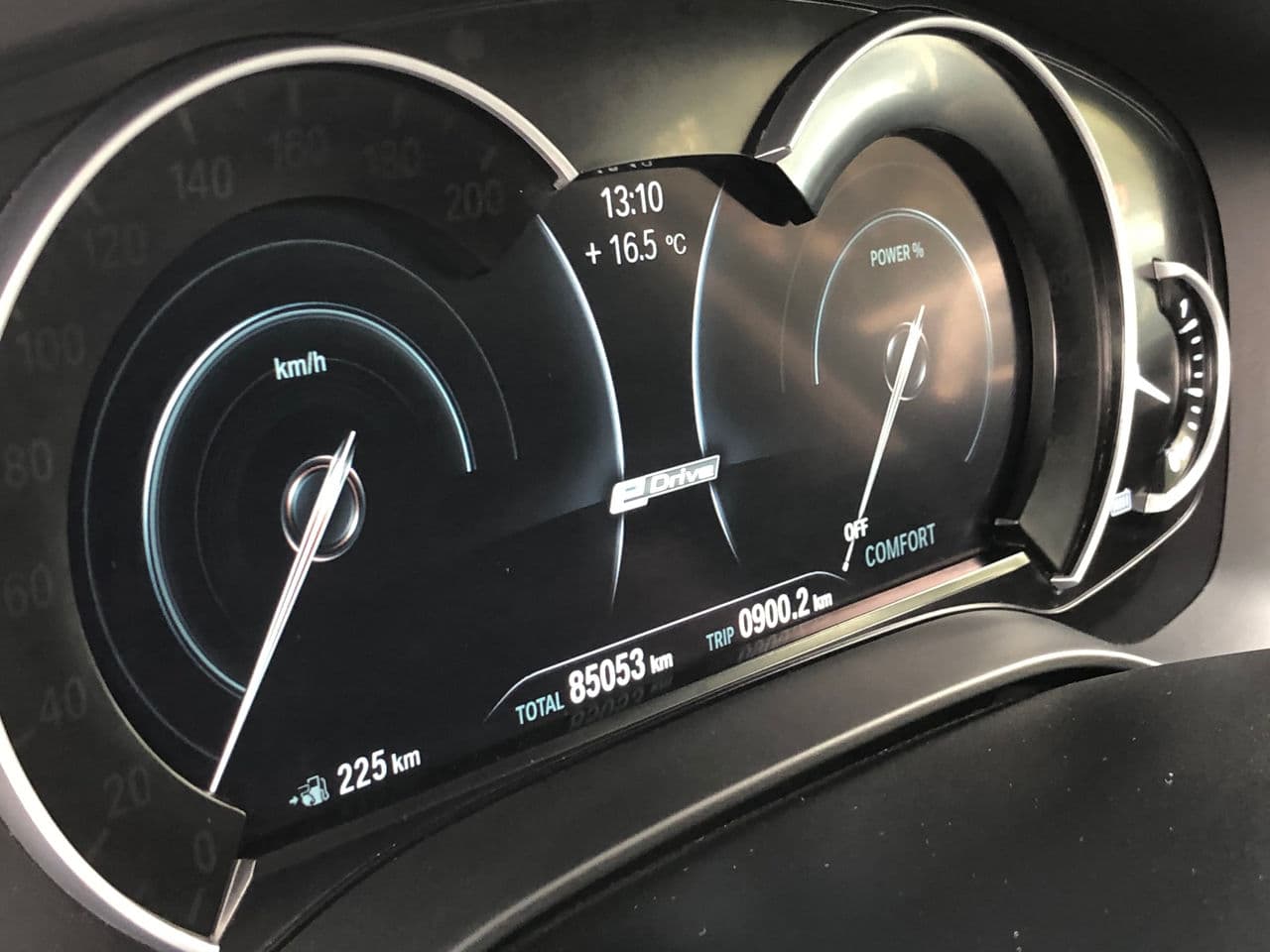 2017 BMW 530e — Miniatură 12