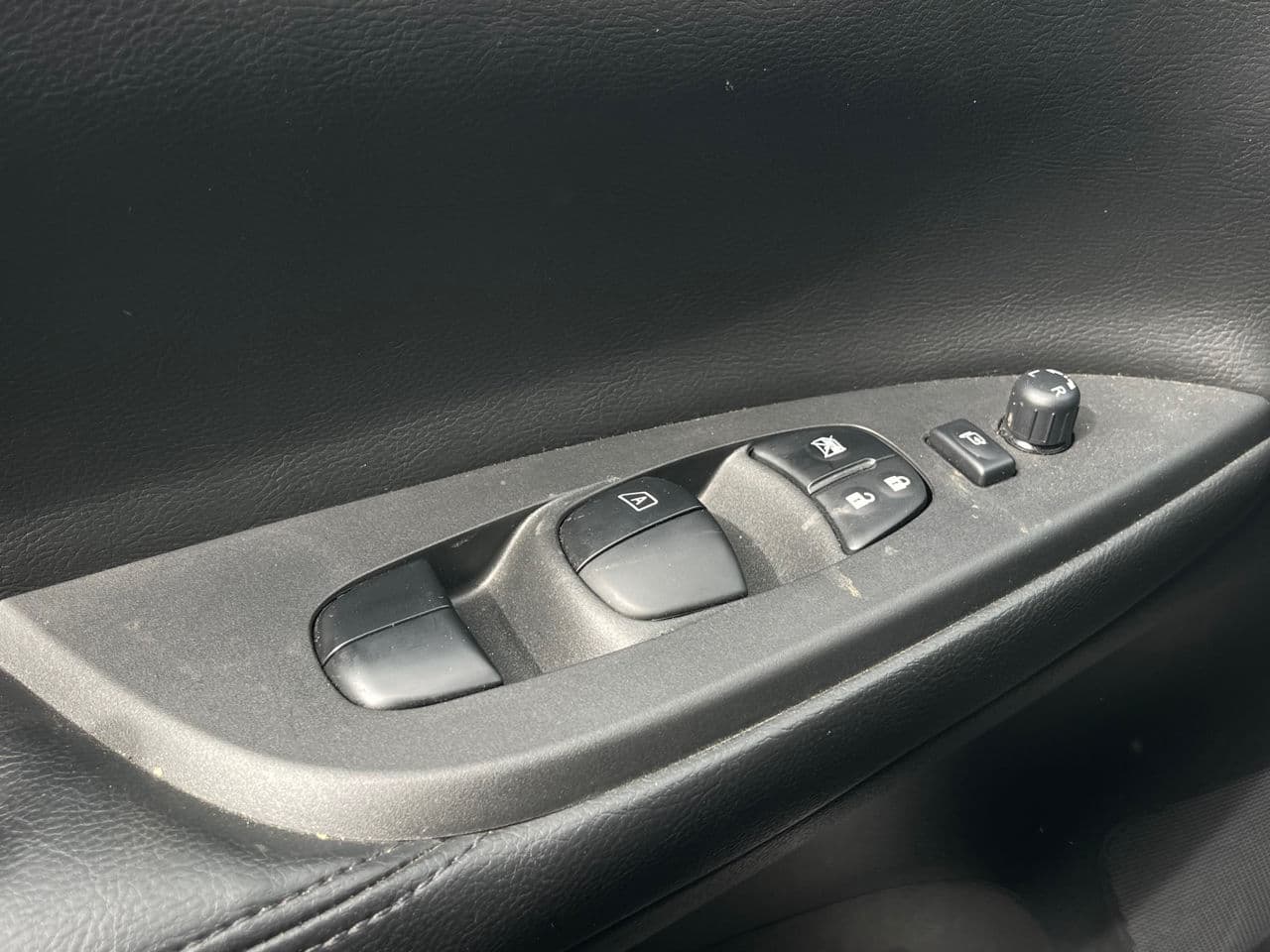 2014 Nissan Pulsar — Miniatură 12