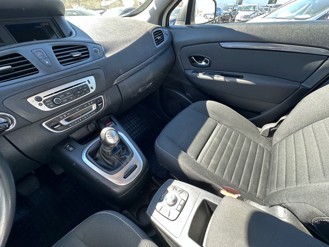 2015 Renault Scenic — Miniatură 17