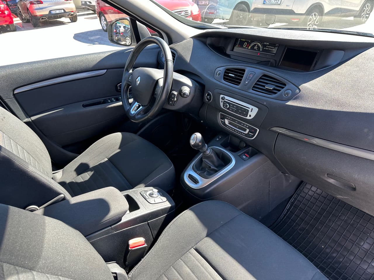 2015 Renault Scenic — Miniatură 19