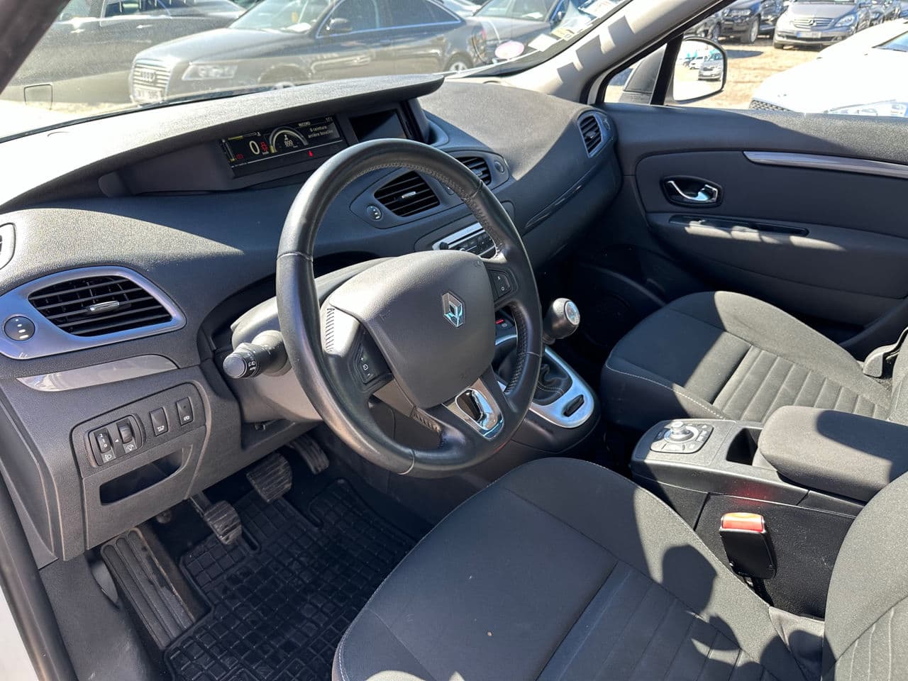 2015 Renault Scenic — Miniatură 8