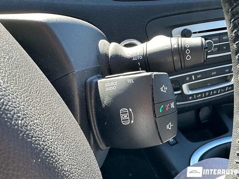2015 Renault Scenic — Miniatură 13