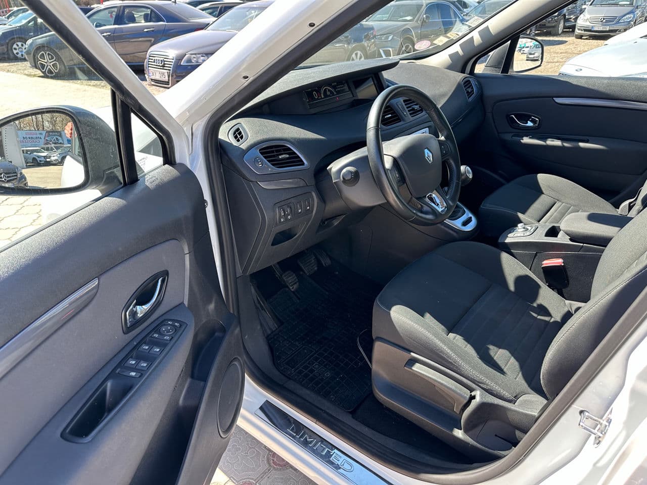 2015 Renault Scenic — Miniatură 6