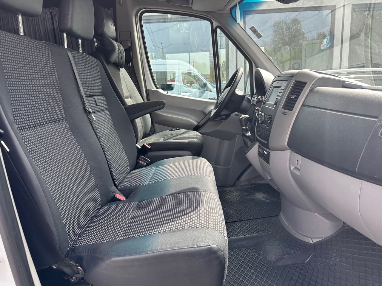 2017 Mercedes Sprinter — Miniatură 15