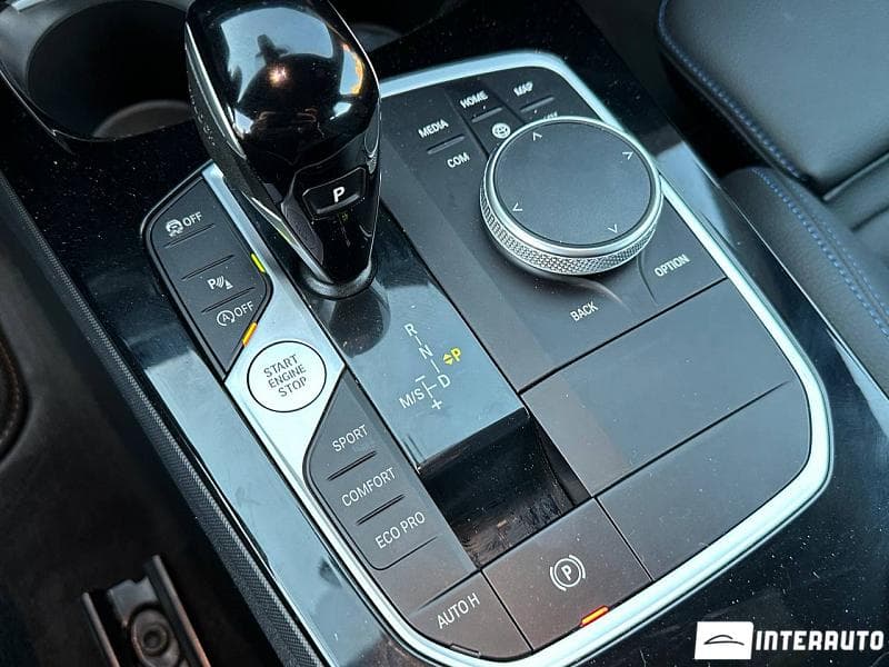 2023 BMW M135 — Miniatură 15