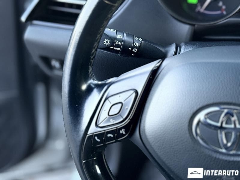 2018 Toyota C-HR — Miniatură 11