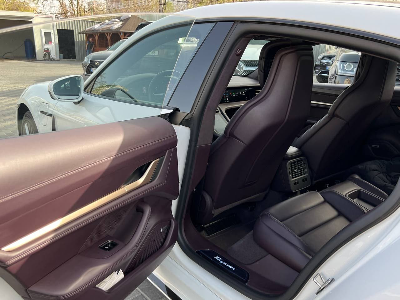 2021 Porsche Taycan 4S — Miniatură 19