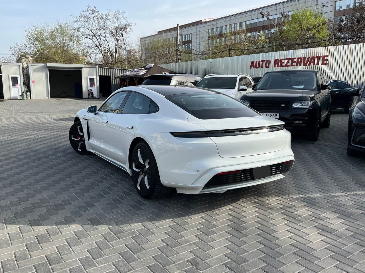 2021 Porsche Taycan 4S — Miniatură 2