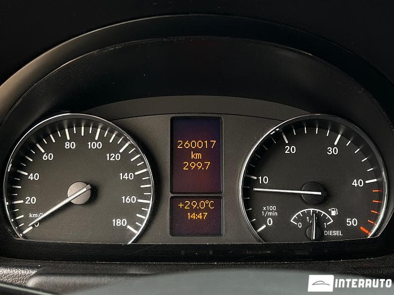 2018 Mercedes Sprinter — Miniatură 10