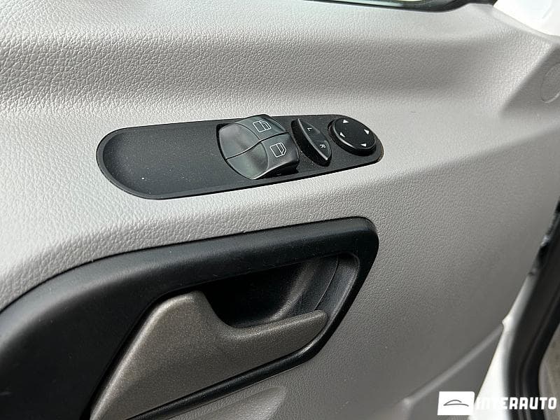 2018 Mercedes Sprinter — Miniatură 6