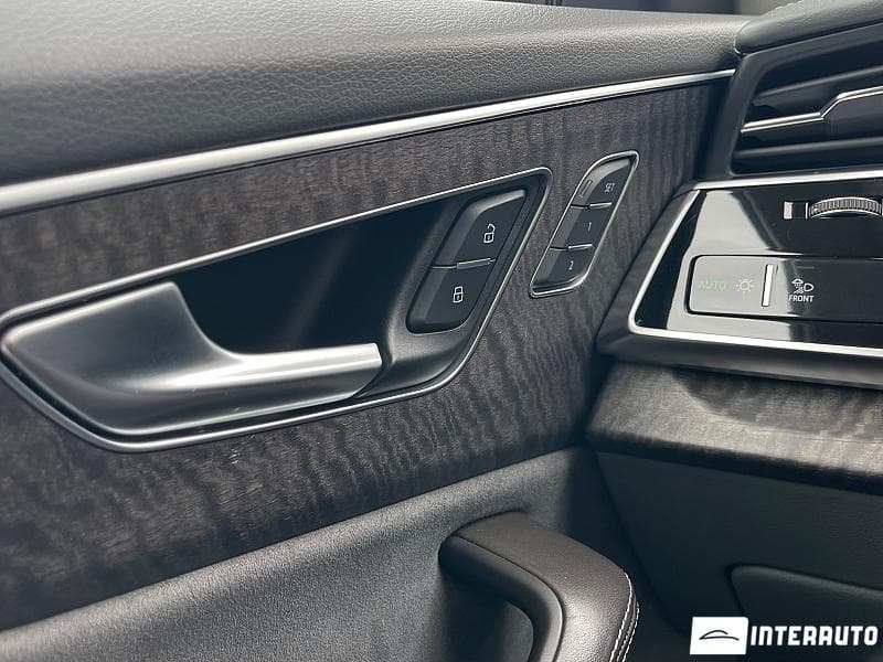 2018 Audi Q8 — Miniatură 16