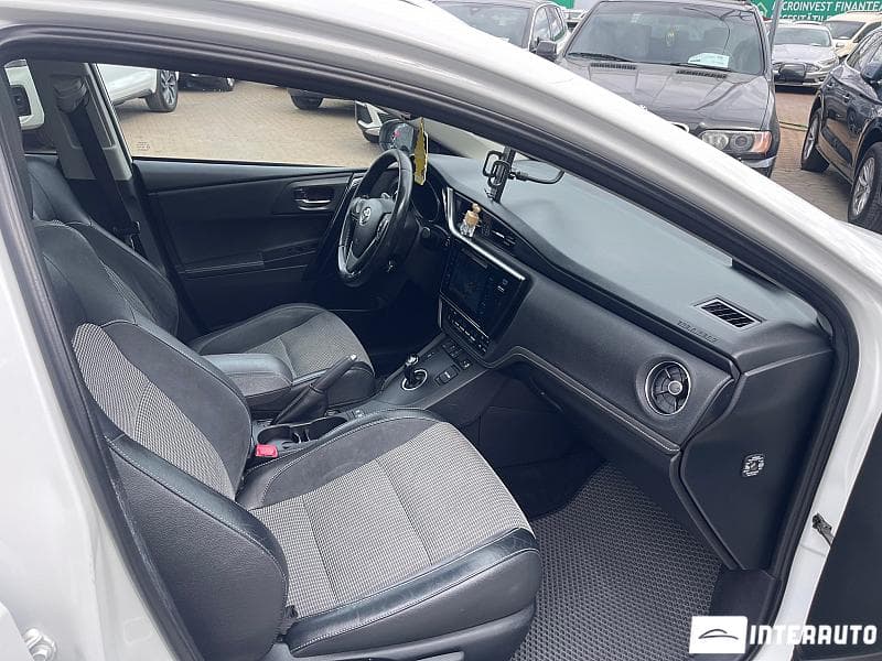 2015 Toyota Auris — Miniatură 17