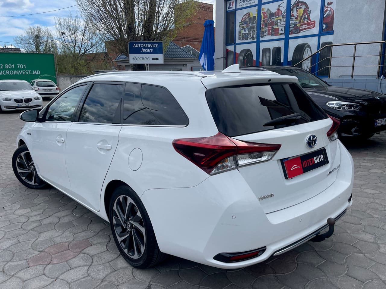 2015 Toyota Auris — Miniatură 2