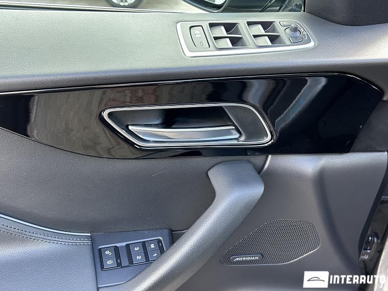 2018 Jaguar F-Pace — Miniatură 8