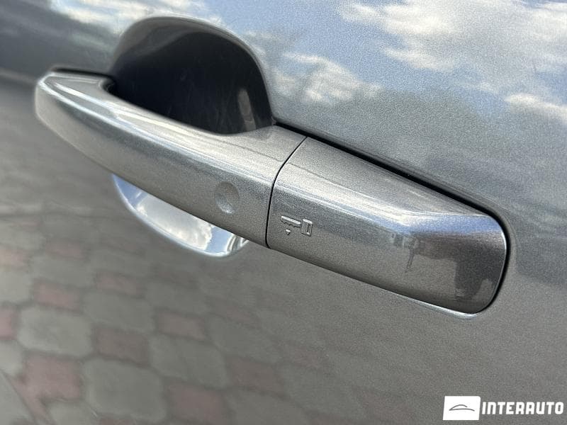 2018 Jaguar F-Pace — Miniatură 5