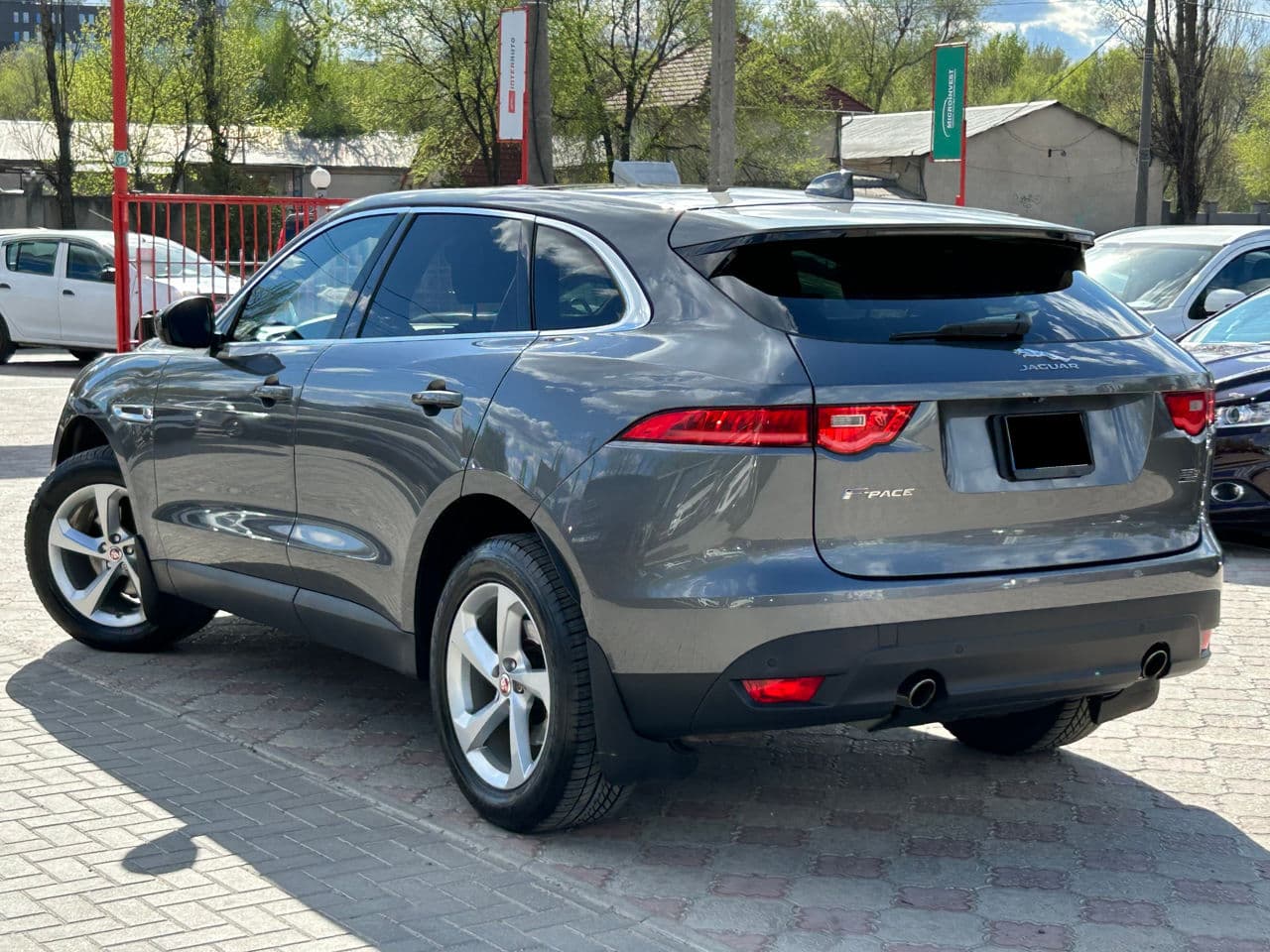 2018 Jaguar F-Pace — Miniatură 2