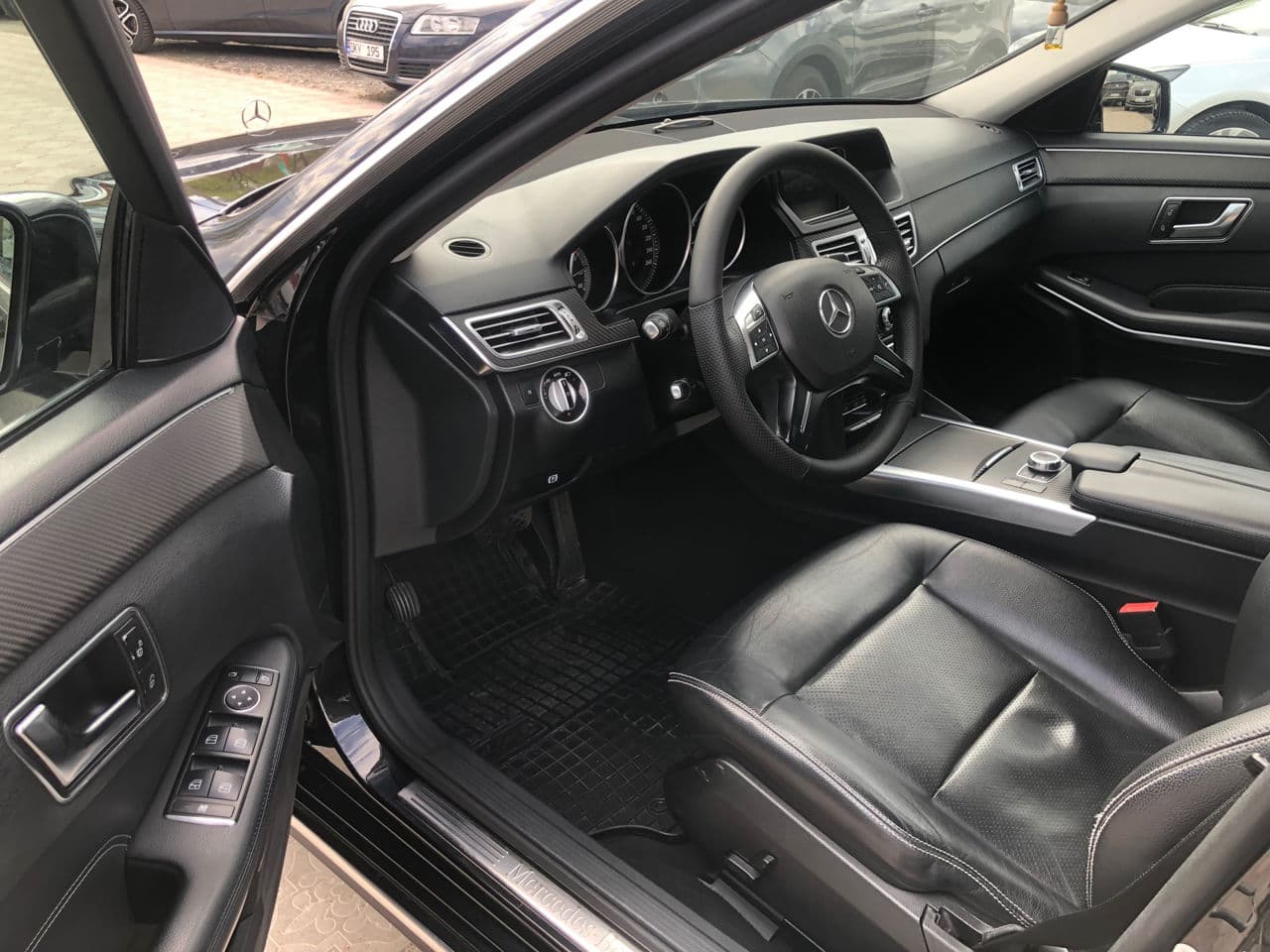 2015 Mercedes E 200 — Miniatură 5