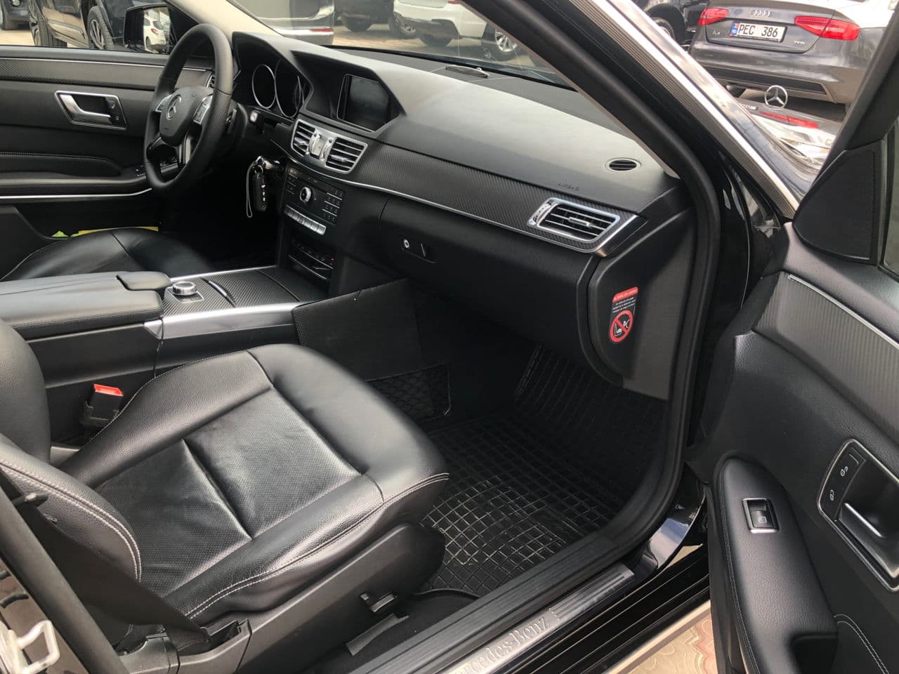 2015 Mercedes E 200 — Miniatură 13