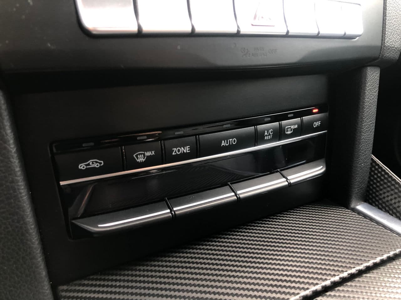2015 Mercedes E 200 — Miniatură 10