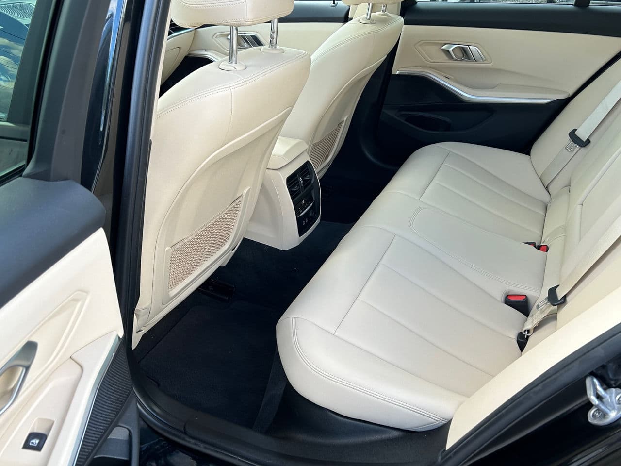2019 BMW 318 — Miniatură 18