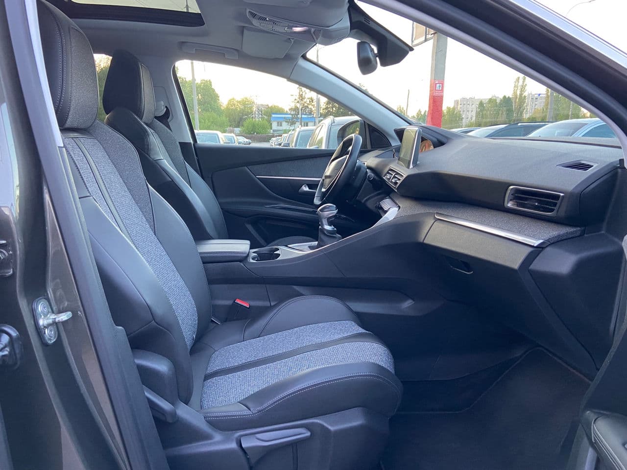 2018 Peugeot 3008 — Miniatură 18
