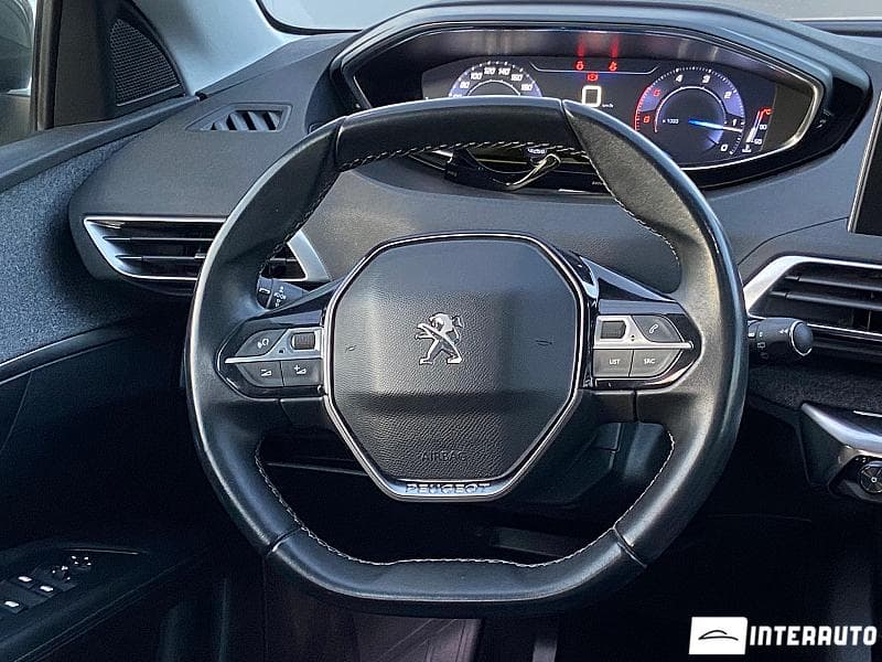 2018 Peugeot 3008 — Miniatură 10