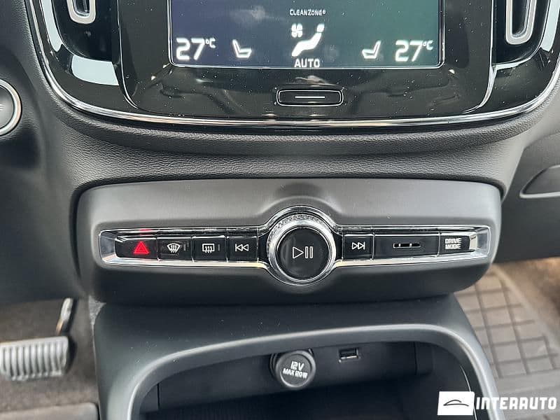 Volvo XC 40 2021 — Миниатюра 13