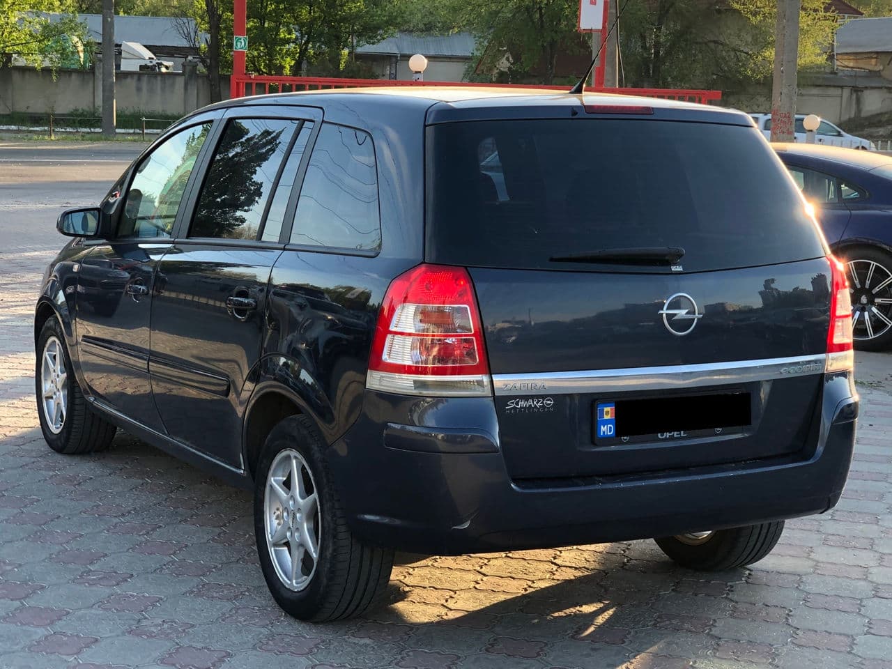 Opel Zafira 2009 — Миниатюра 2