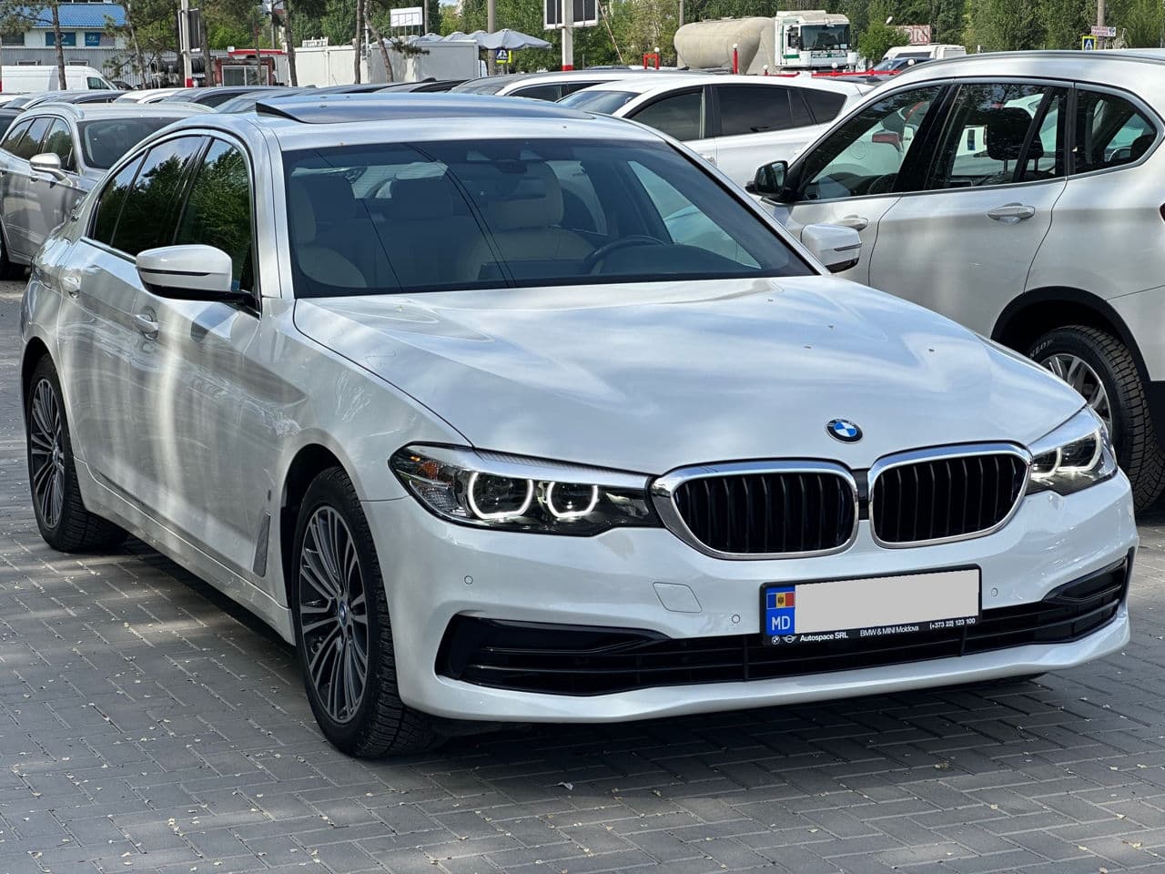 2018 BMW 530e — Miniatură 3