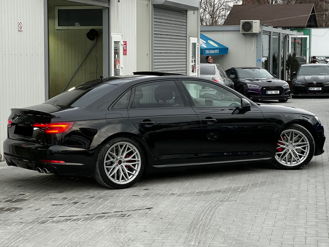 Audi A4 2018 — Миниатюра 3
