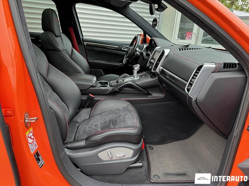2016 Porsche Cayenne GTS — Miniatură 6