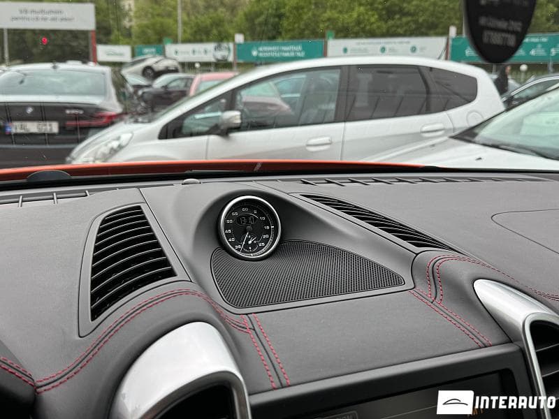 2016 Porsche Cayenne GTS — Miniatură 10