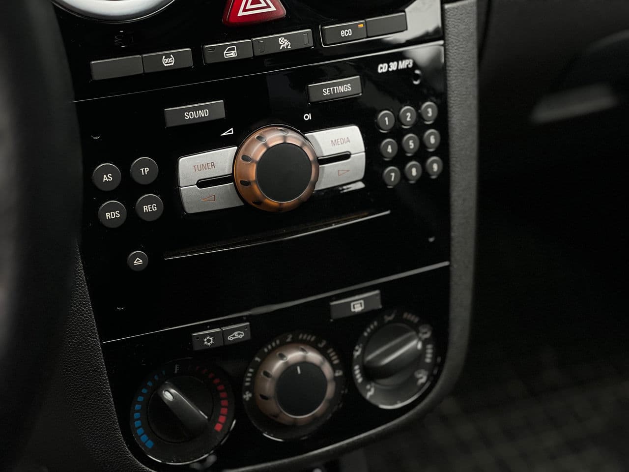 2014 Opel Corsa — Miniatură 10
