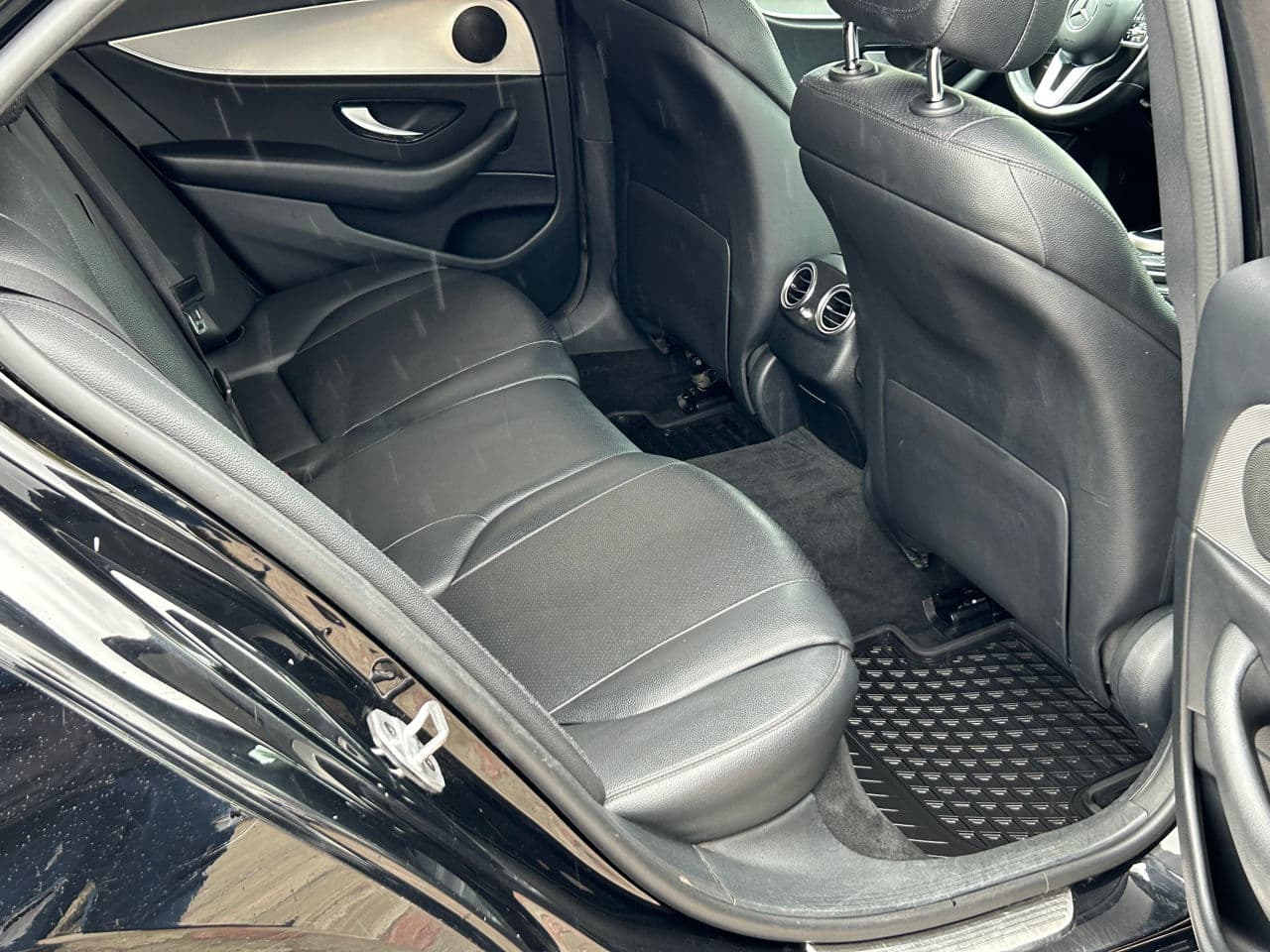 2018 Mercedes E 220 — Miniatură 16