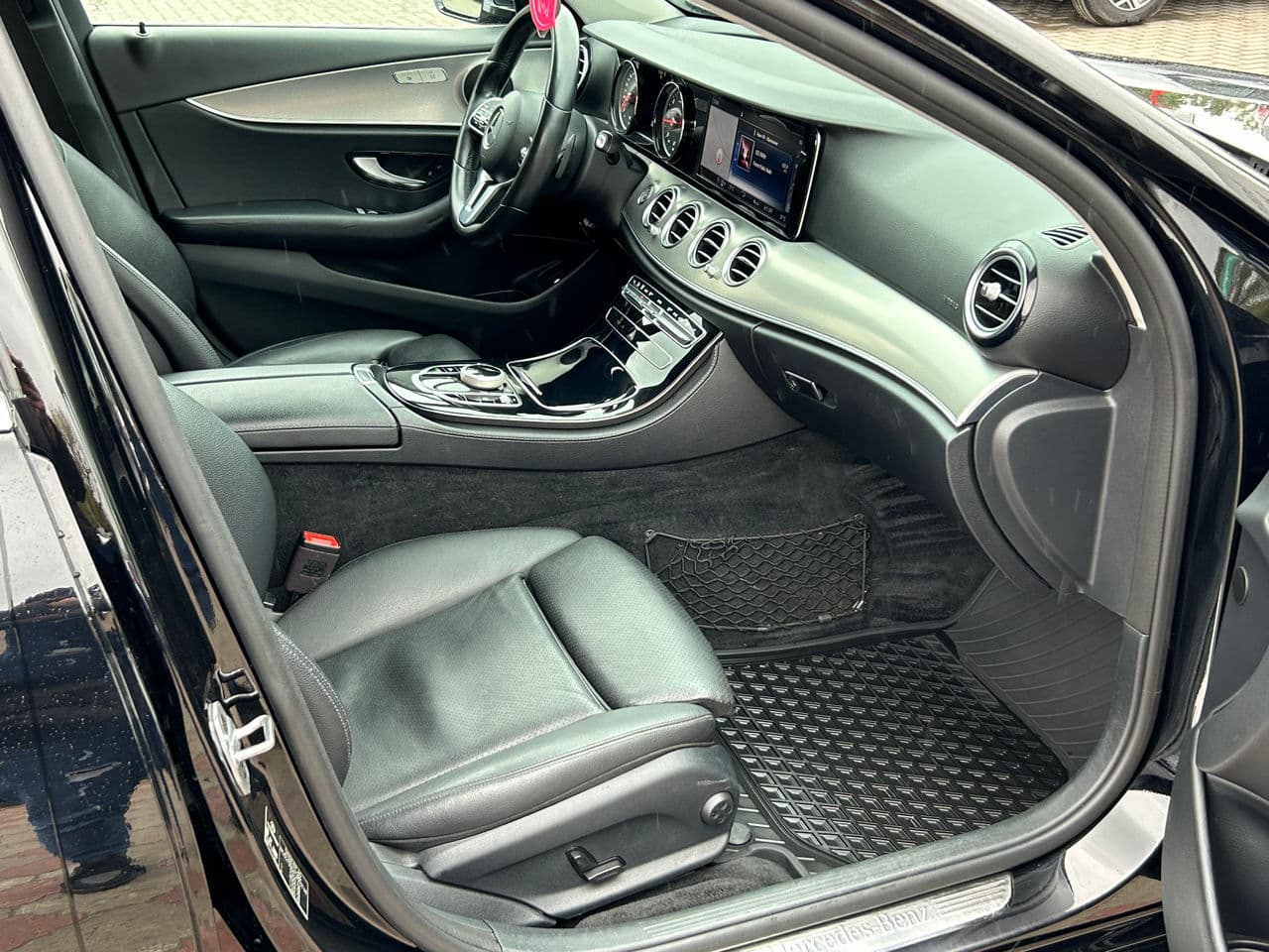 2018 Mercedes E 220 — Miniatură 15