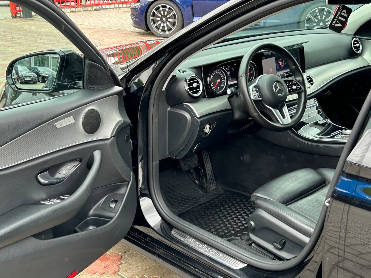 2018 Mercedes E 220 — Miniatură 5