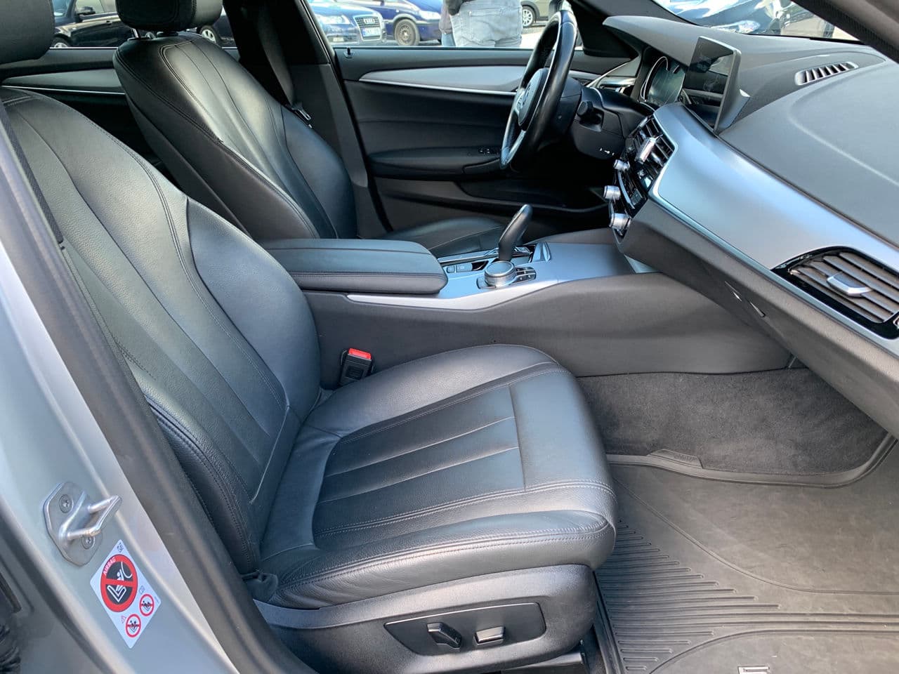 BMW 520 2017 — Миниатюра 16