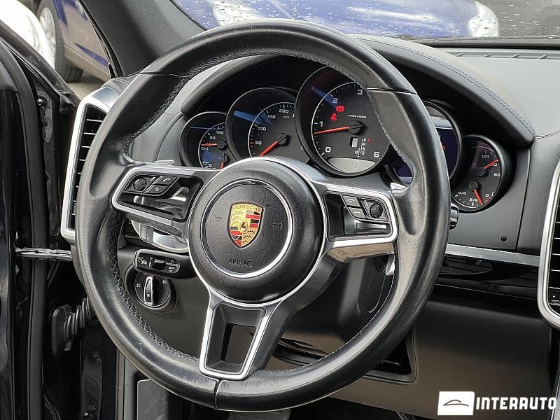 2016 Porsche Cayenne — Miniatură 6