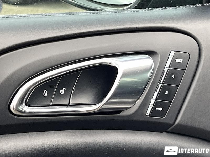 2016 Porsche Cayenne — Miniatură 19