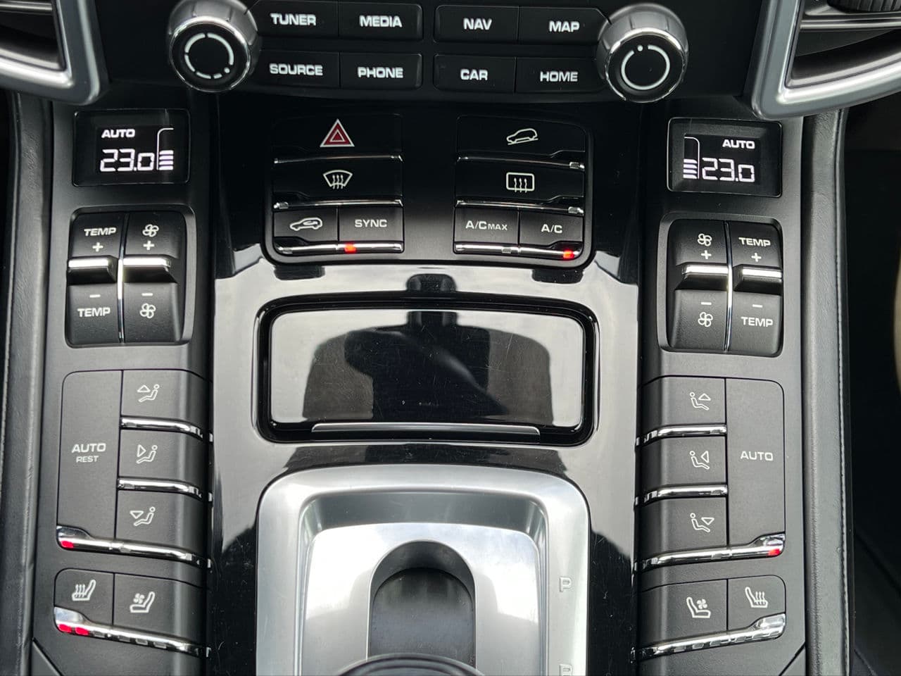 2016 Porsche Cayenne — Miniatură 10
