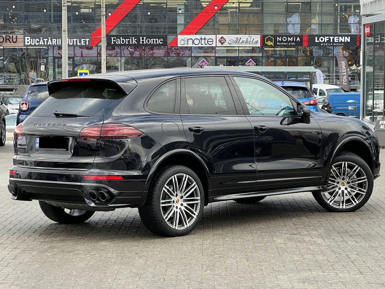 2016 Porsche Cayenne — Miniatură 3